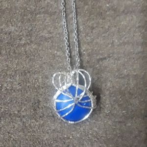 Lapis lazuli pendant with chain